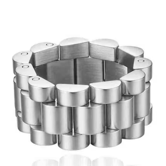 Jewelry - 🎉🎉NEW🎉🎉 PRETTY!! Heavy Duty Titanium Steel Link Ring In SILVER